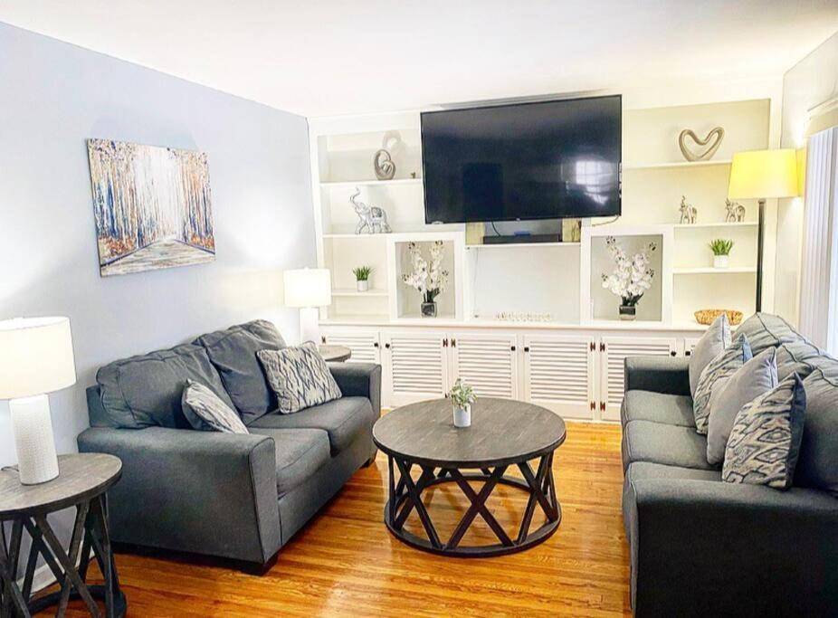 Adorable&Cozy Suburban Home Mins From Dwtn/Airport Rochester Bagian luar foto